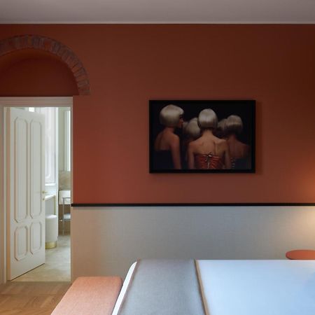 Amabilia Suites Милано Екстериор снимка