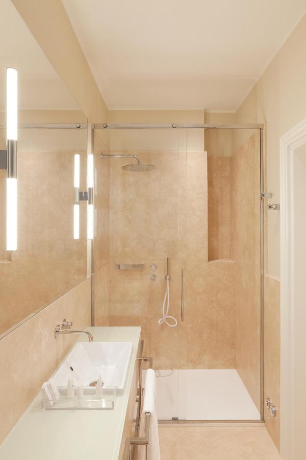 Amabilia Suites Милано Екстериор снимка