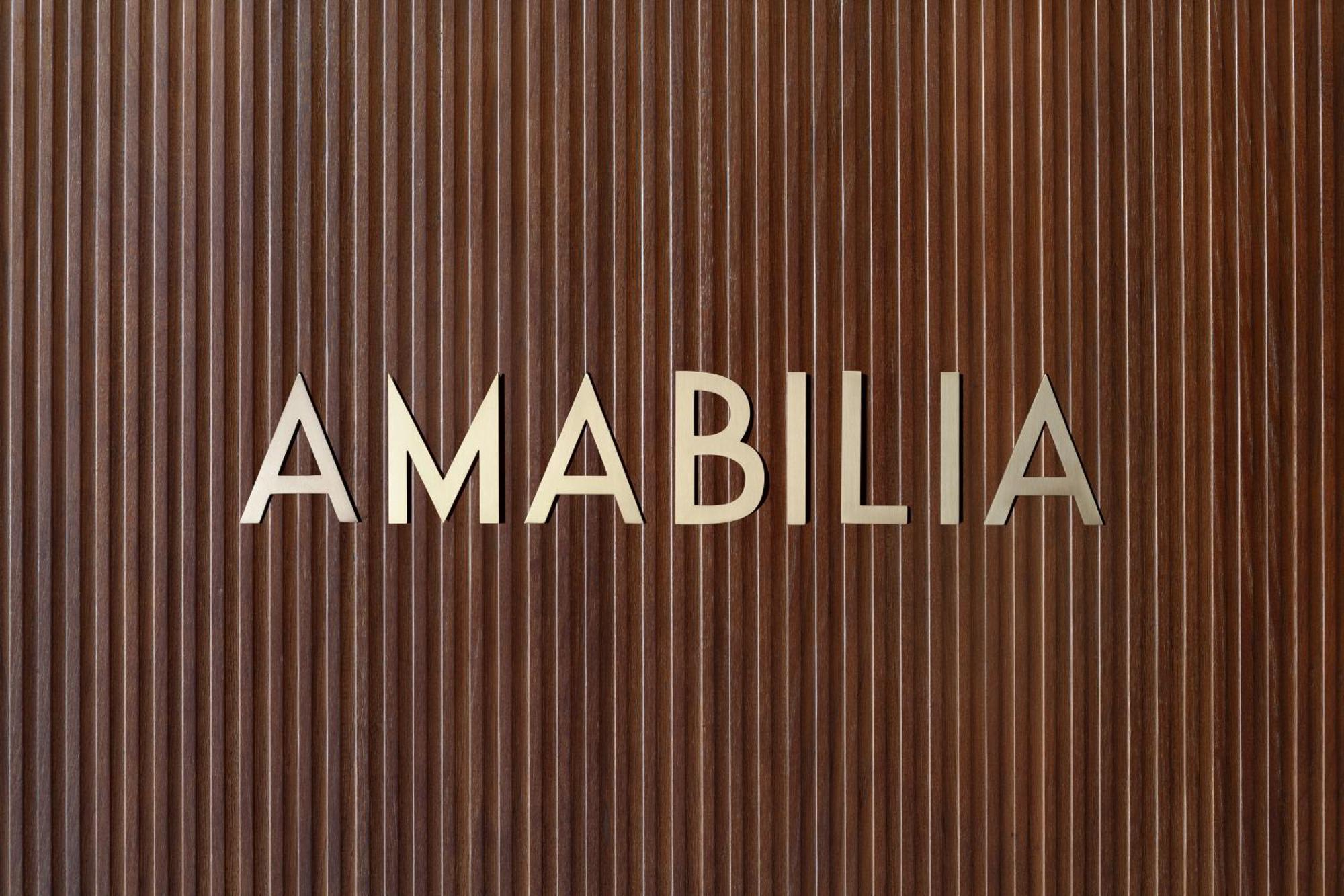 Amabilia Suites Милано Екстериор снимка