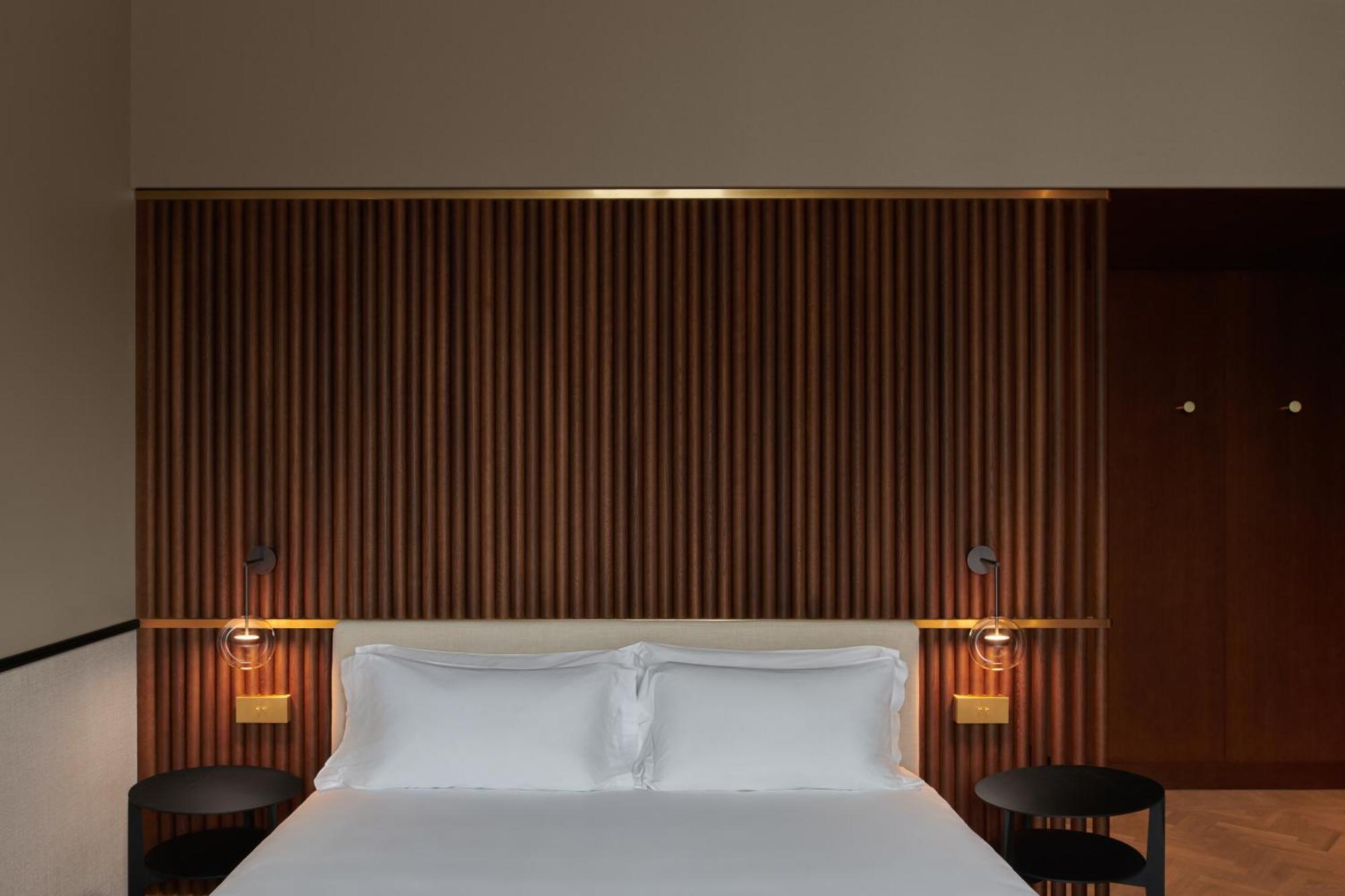 Amabilia Suites Милано Екстериор снимка