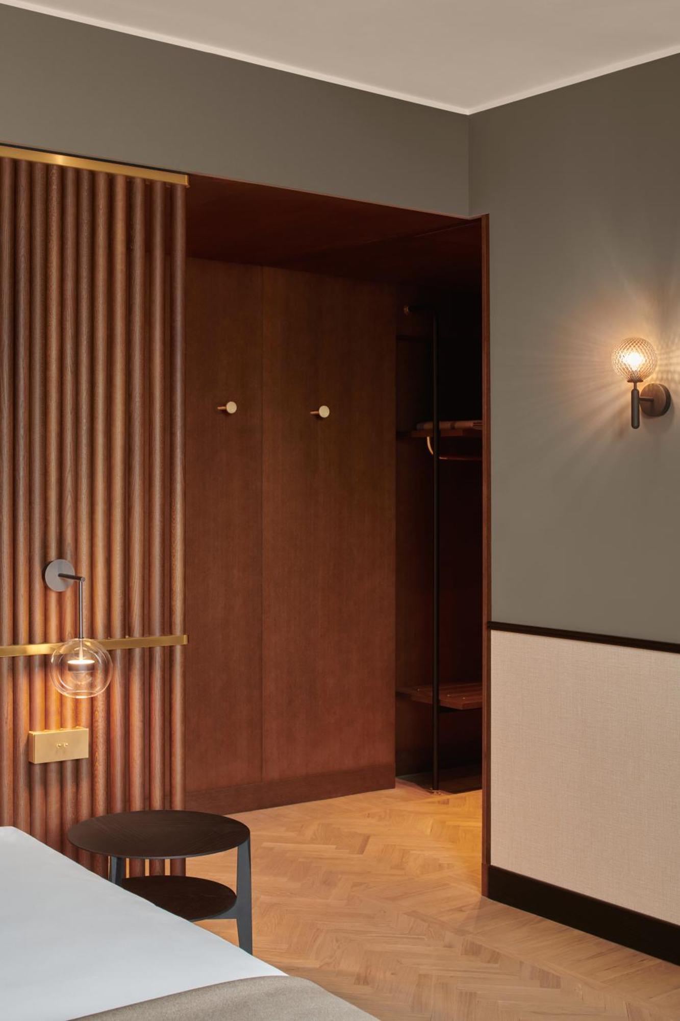 Amabilia Suites Милано Екстериор снимка