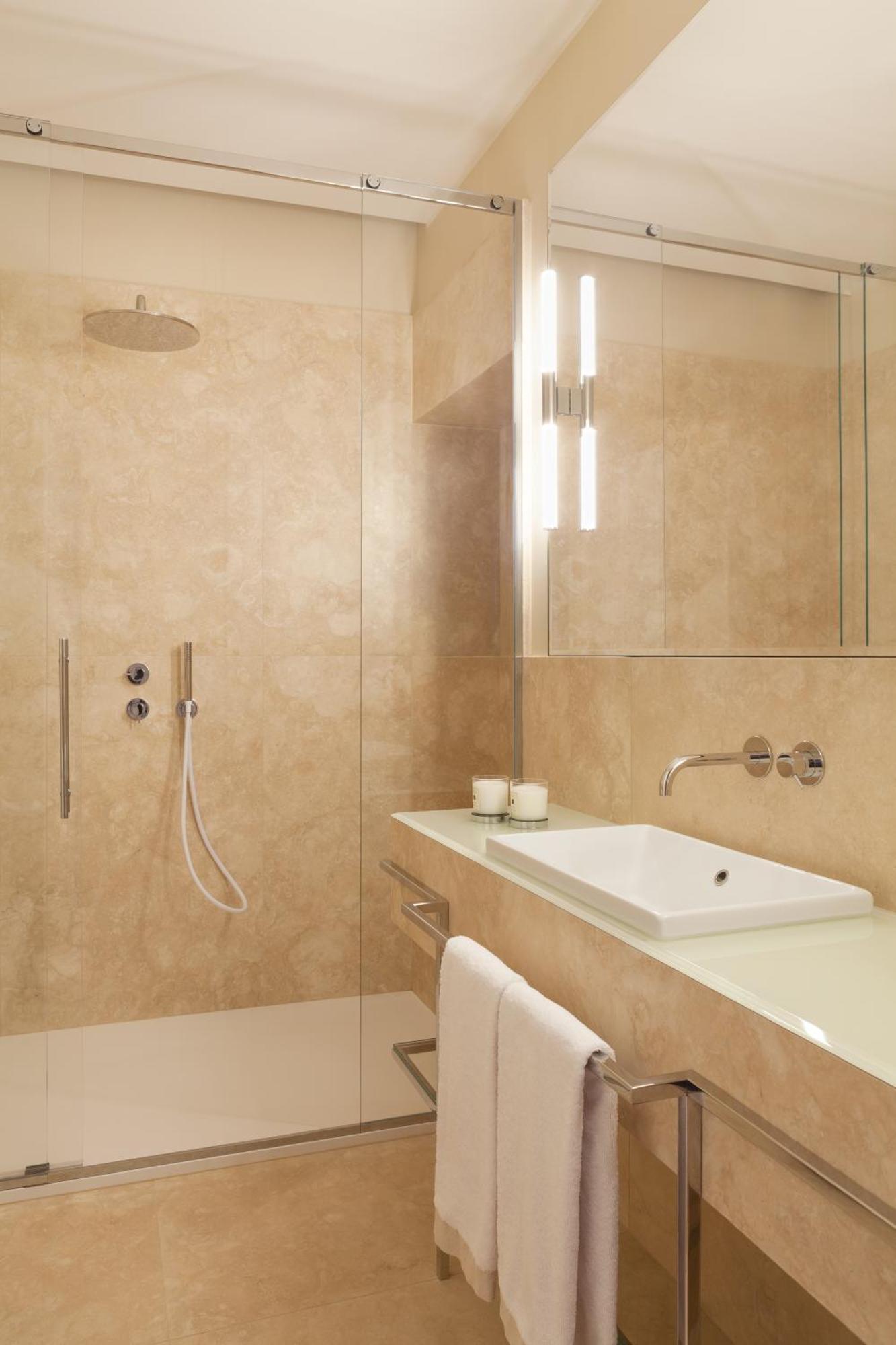 Amabilia Suites Милано Стая снимка